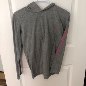 Vineyard vines shirt with hoodie
